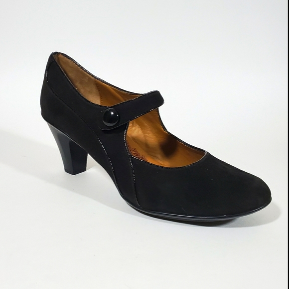 sofft mary jane pumps